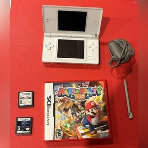 Ds Lite with 3 games, stylus and charger